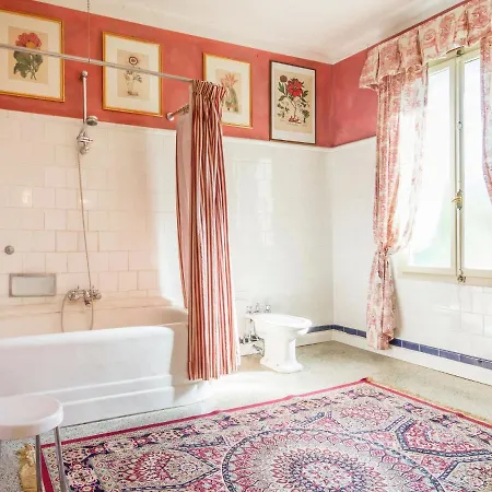 Ferienhaus Monumental Mansion In Crespignaga With Swimming Pool