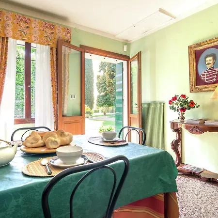 Ferienhaus Monumental Mansion In Crespignaga With Swimming Pool Maser