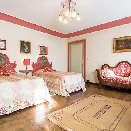 Ferienhaus Monumental Mansion In Crespignaga With Swimming Pool *