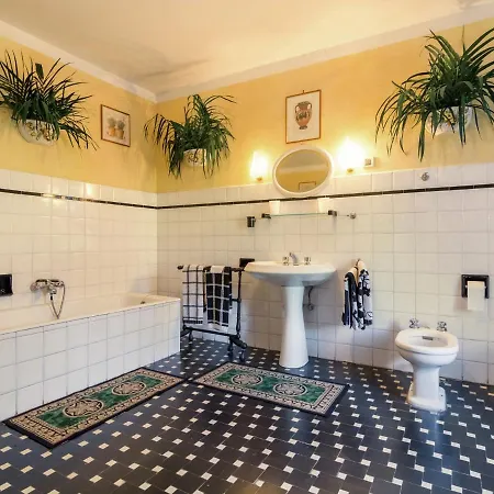 Ferienhaus Monumental Mansion In Crespignaga With Swimming Pool Maser