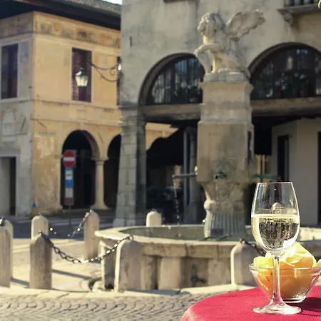Ferienhaus Monumental Mansion In Crespignaga With Swimming Pool